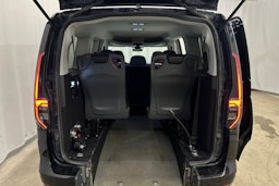 musta Volkswagen Caddy Maxi 2021 kuva 49.