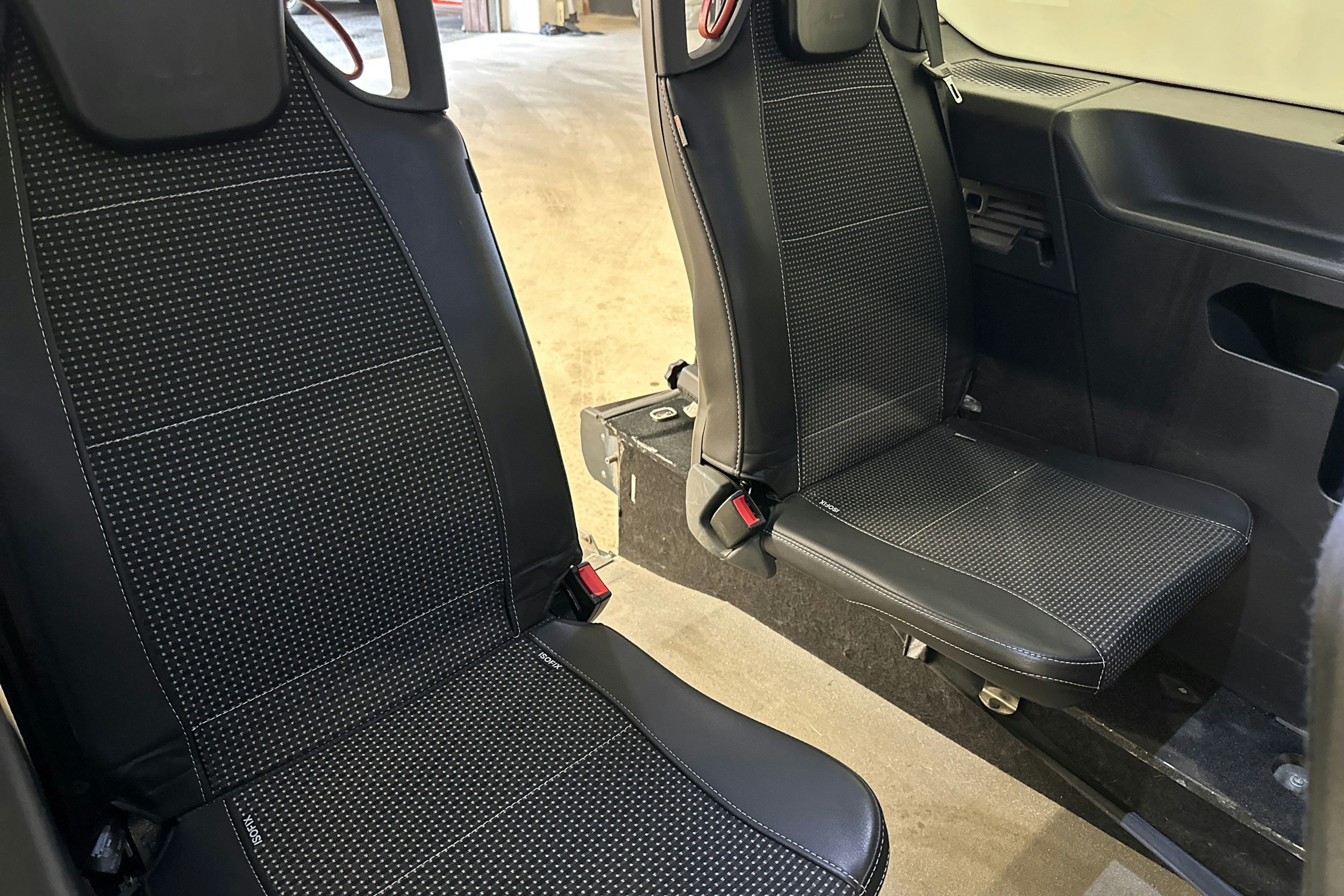 musta Volkswagen Caddy Maxi 2021 kuva 52.