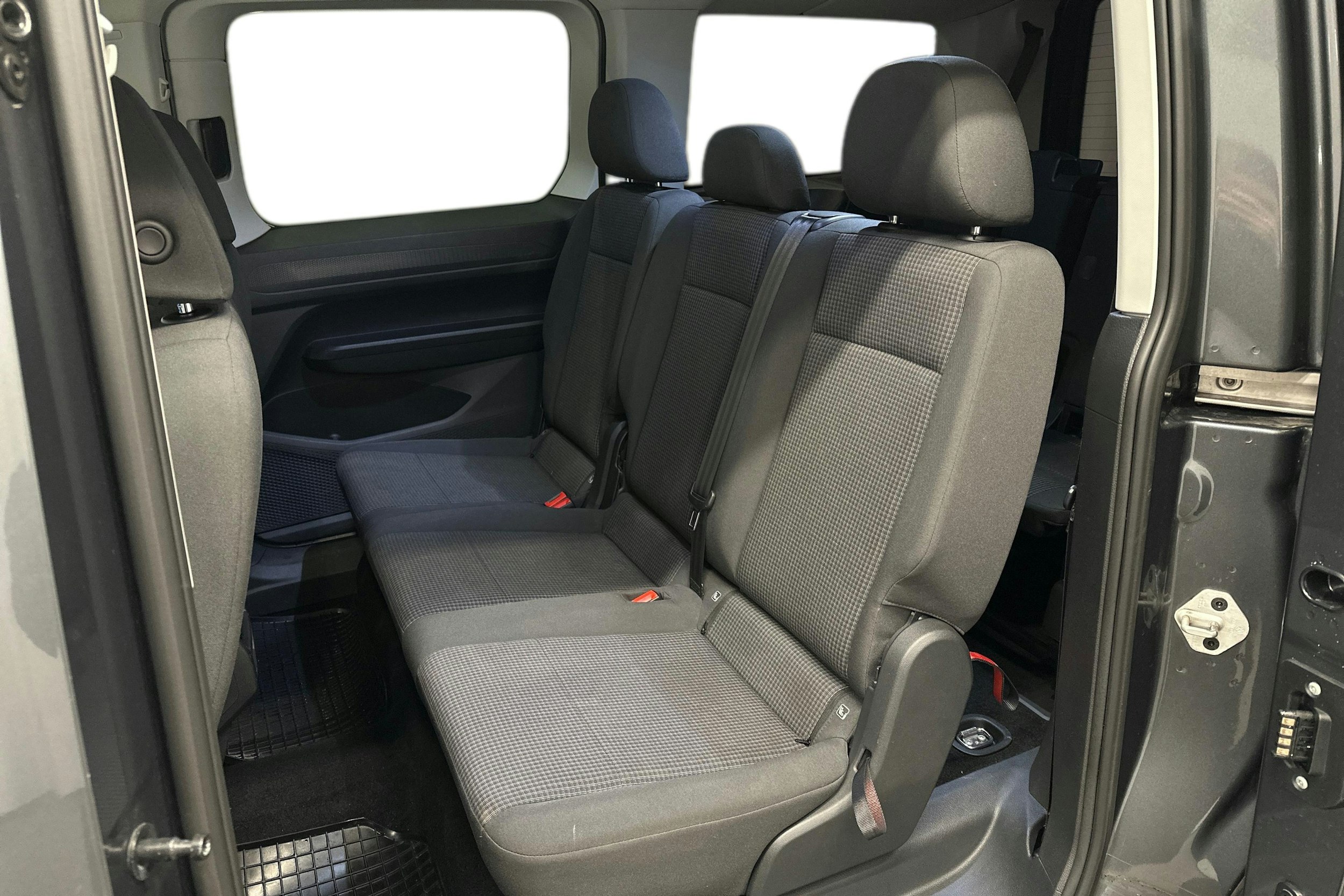 harmaa Volkswagen Caddy Maxi 2021 kuva 11.