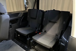 harmaa Volkswagen Caddy Maxi 2021 kuva 16.