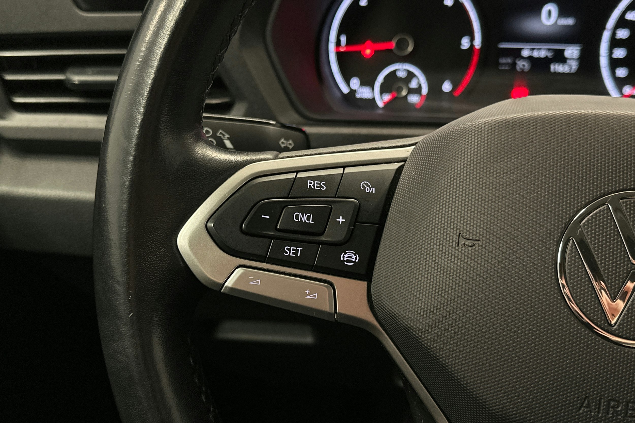 harmaa Volkswagen Caddy Maxi 2021 kuva 19.