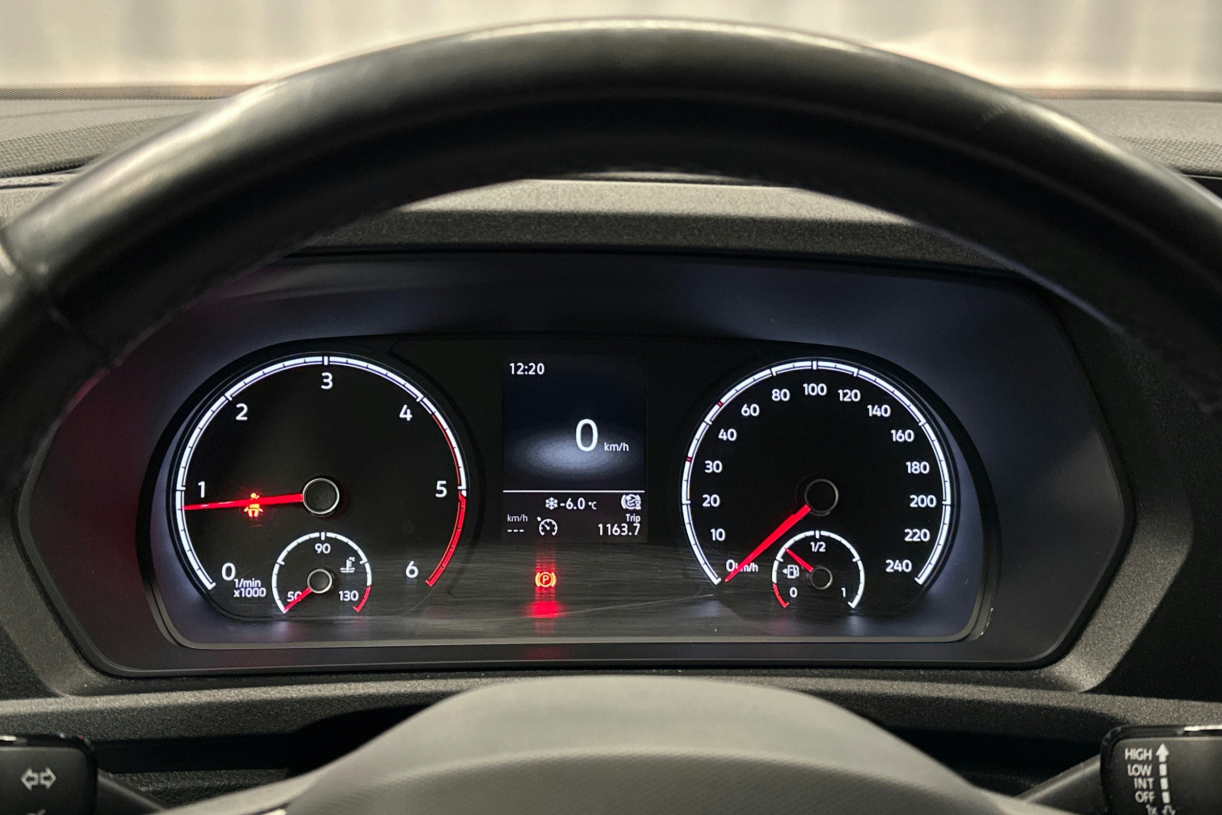 harmaa Volkswagen Caddy Maxi 2021 kuva 22.