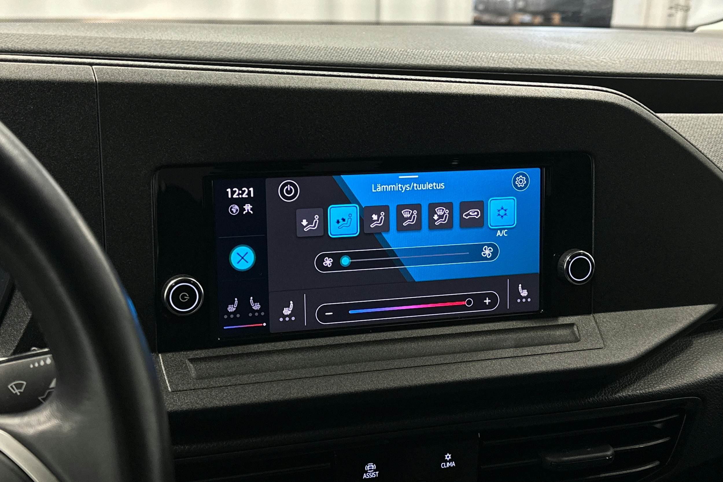 harmaa Volkswagen Caddy Maxi 2021 kuva 24.