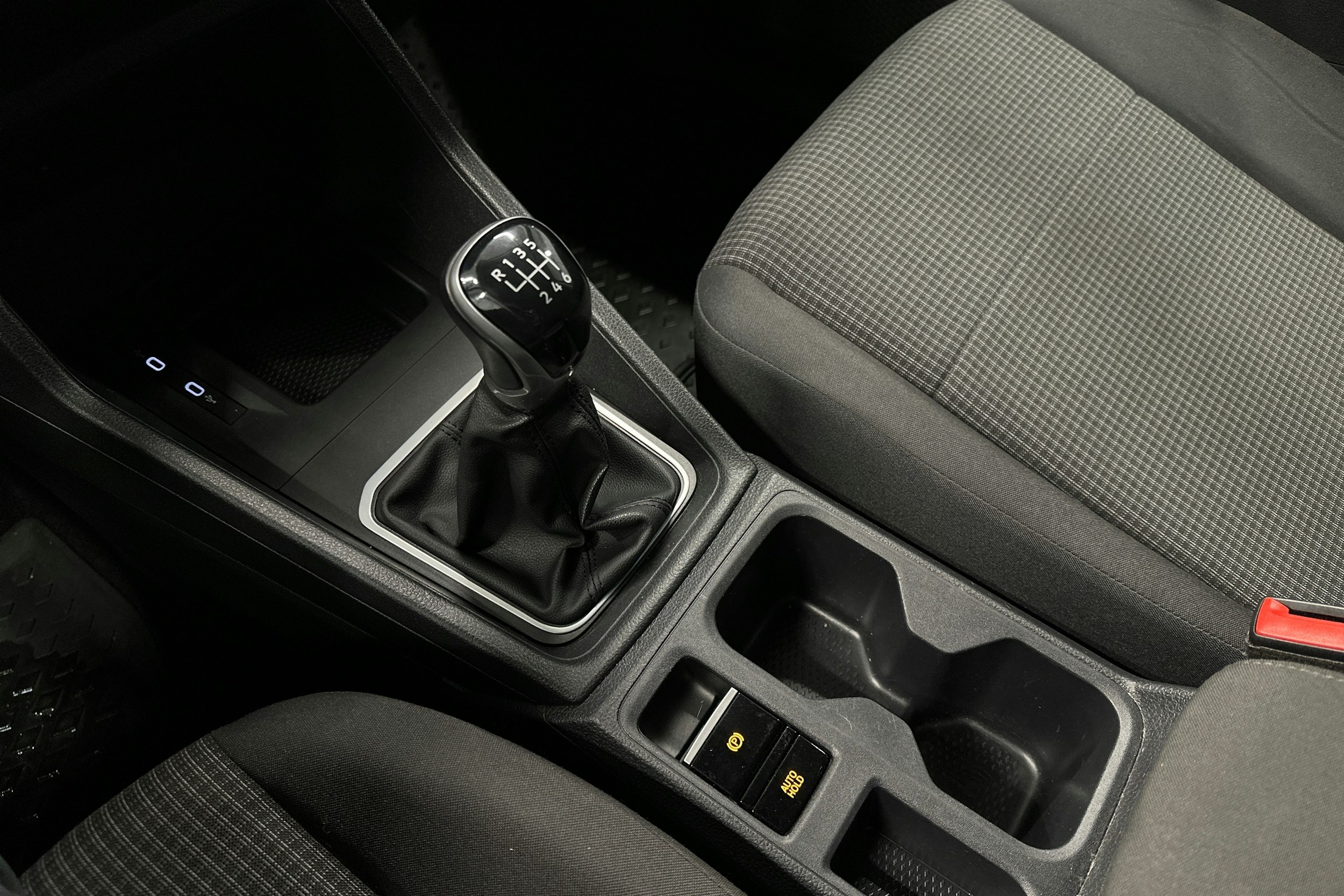 harmaa Volkswagen Caddy Maxi 2021 kuva 28.