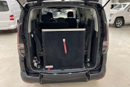 musta Volkswagen Caddy Maxi 2021 kuva 16.