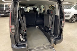 musta Volkswagen Caddy Maxi 2021 kuva 18.