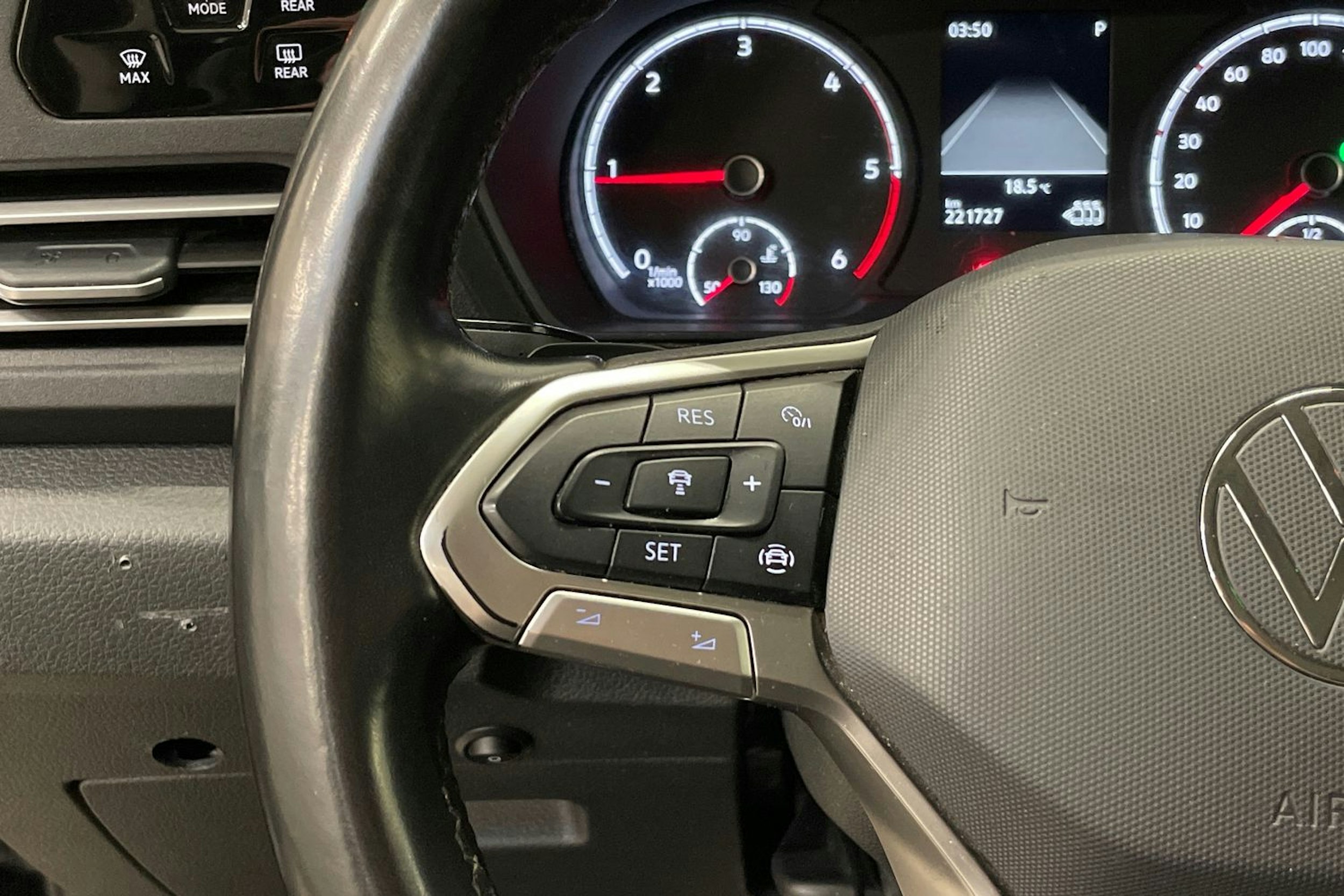 musta Volkswagen Caddy Maxi 2021 kuva 20.