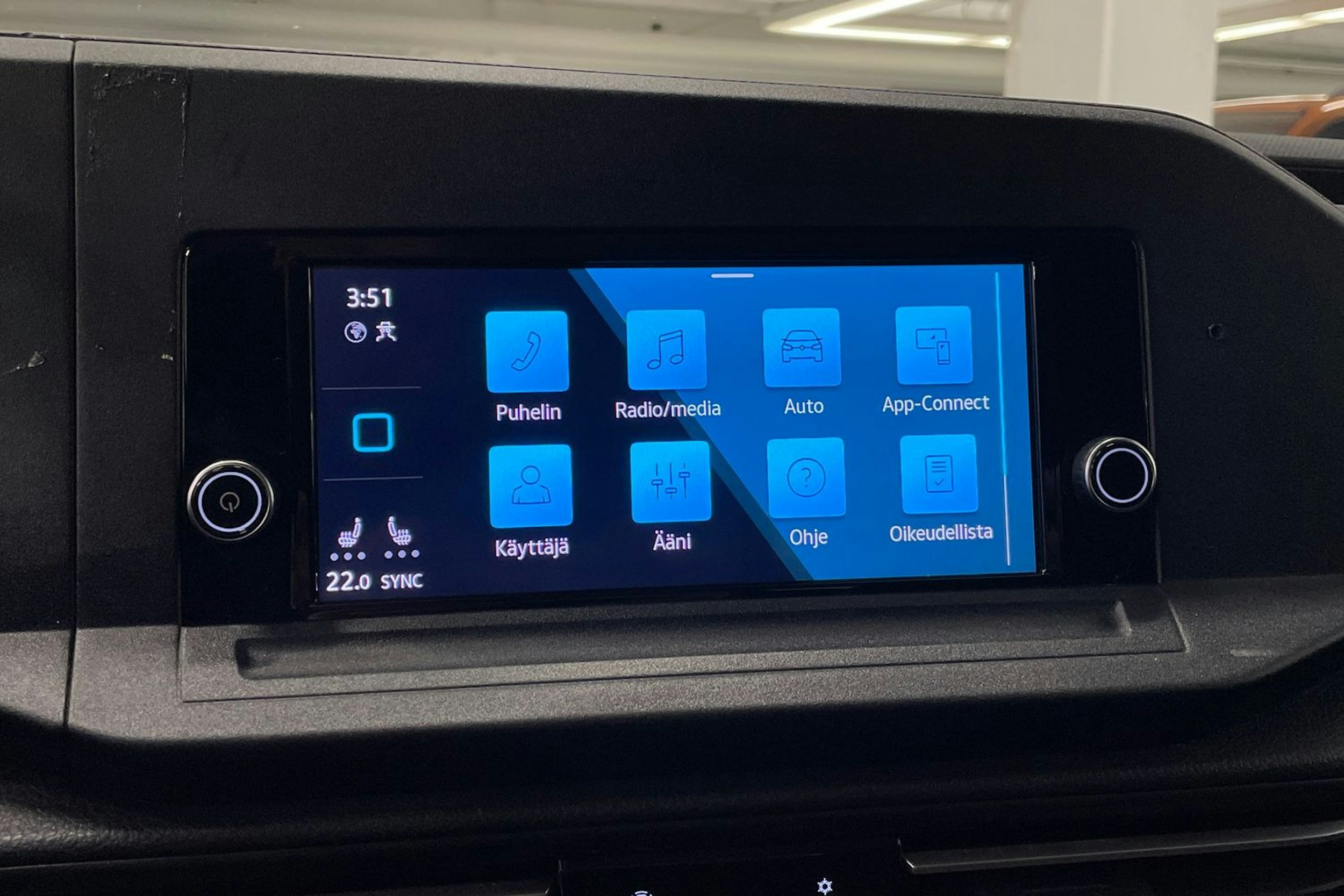 musta Volkswagen Caddy Maxi 2021 kuva 22.