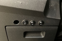 musta Volkswagen Caddy Maxi 2021 kuva 23.