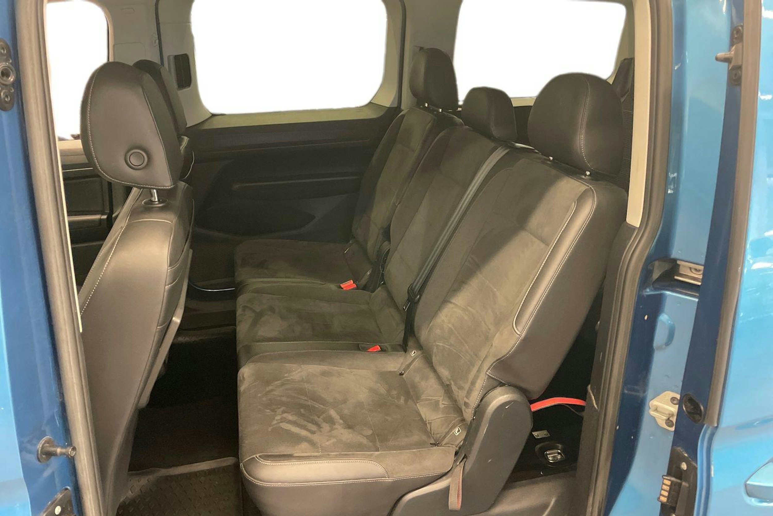 Valkoinen Volkswagen Caddy Maxi 2021 kuva 10.