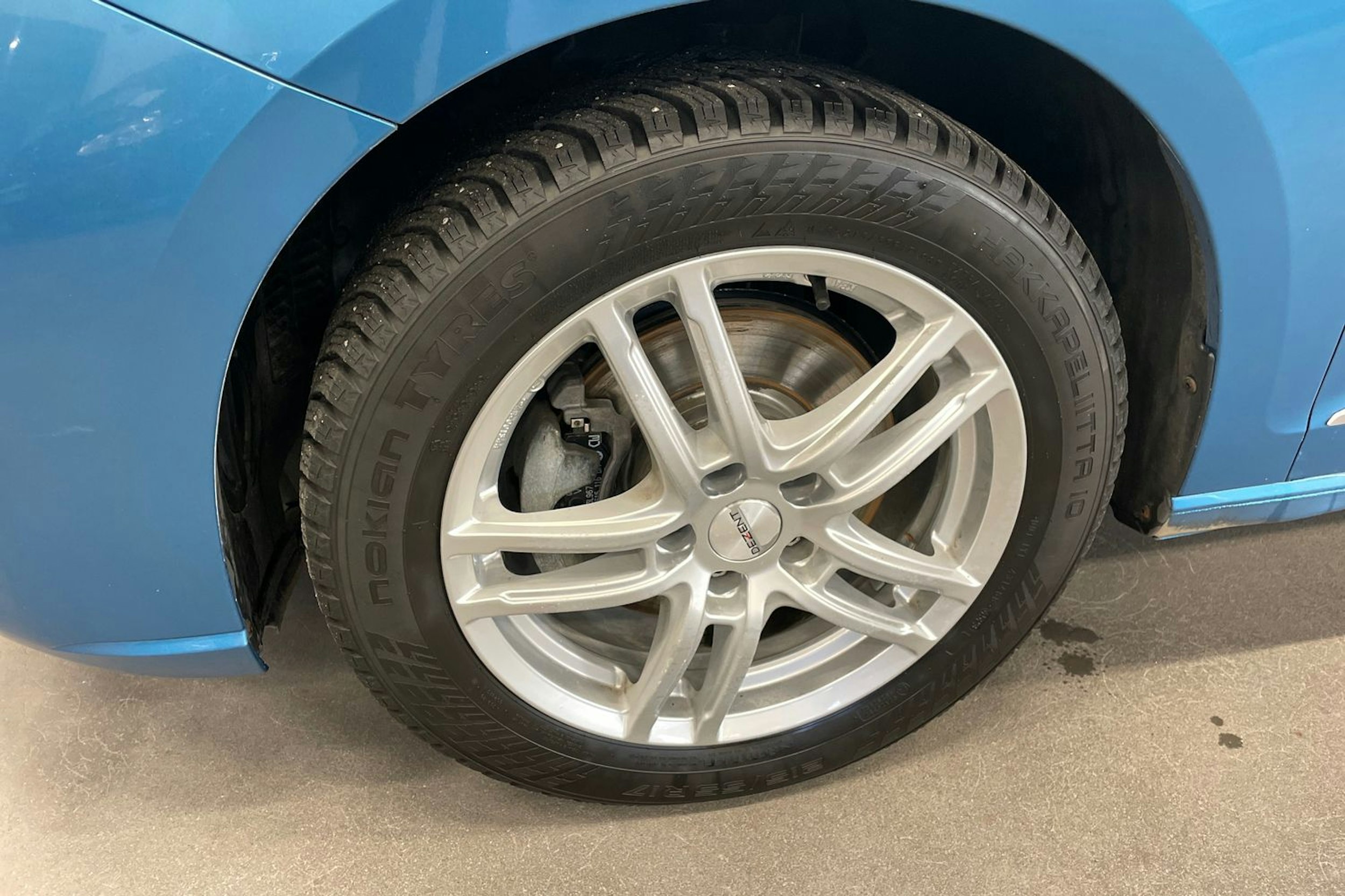 Valkoinen Volkswagen Caddy Maxi 2021 kuva 13.