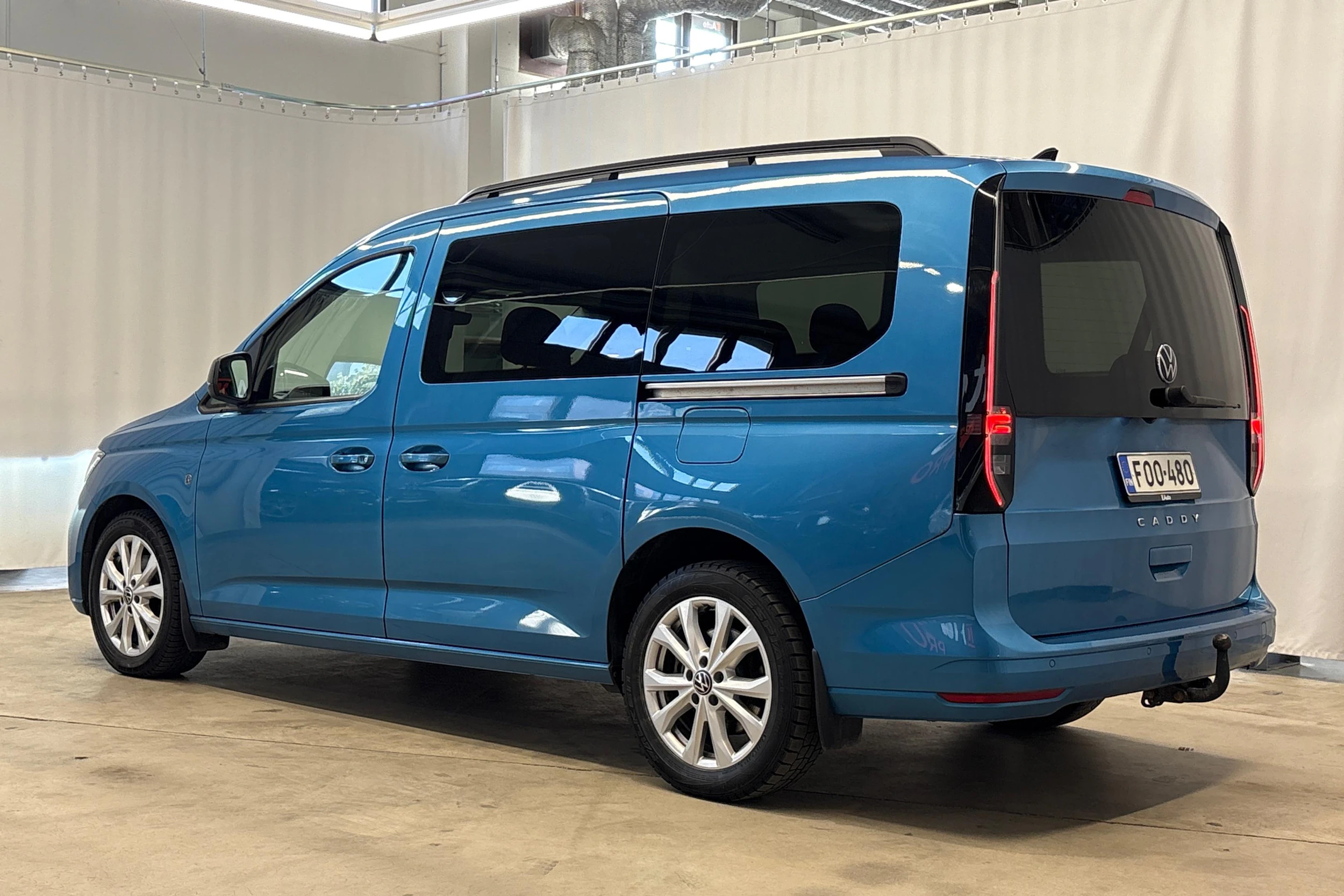 met. sininen Volkswagen Caddy Maxi 2021 kuva 7.
