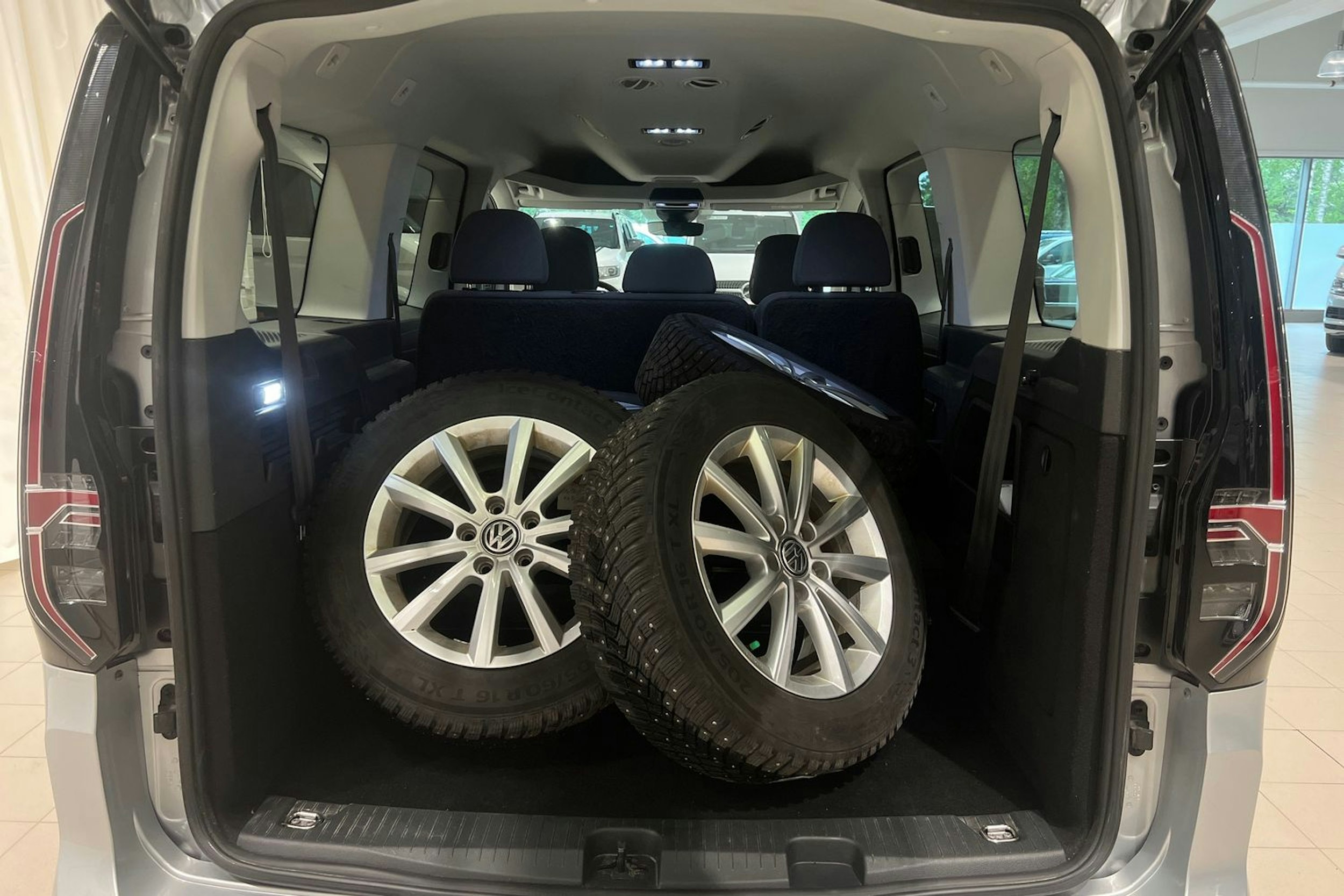 hopea Volkswagen Caddy Maxi 2021 kuva 18.
