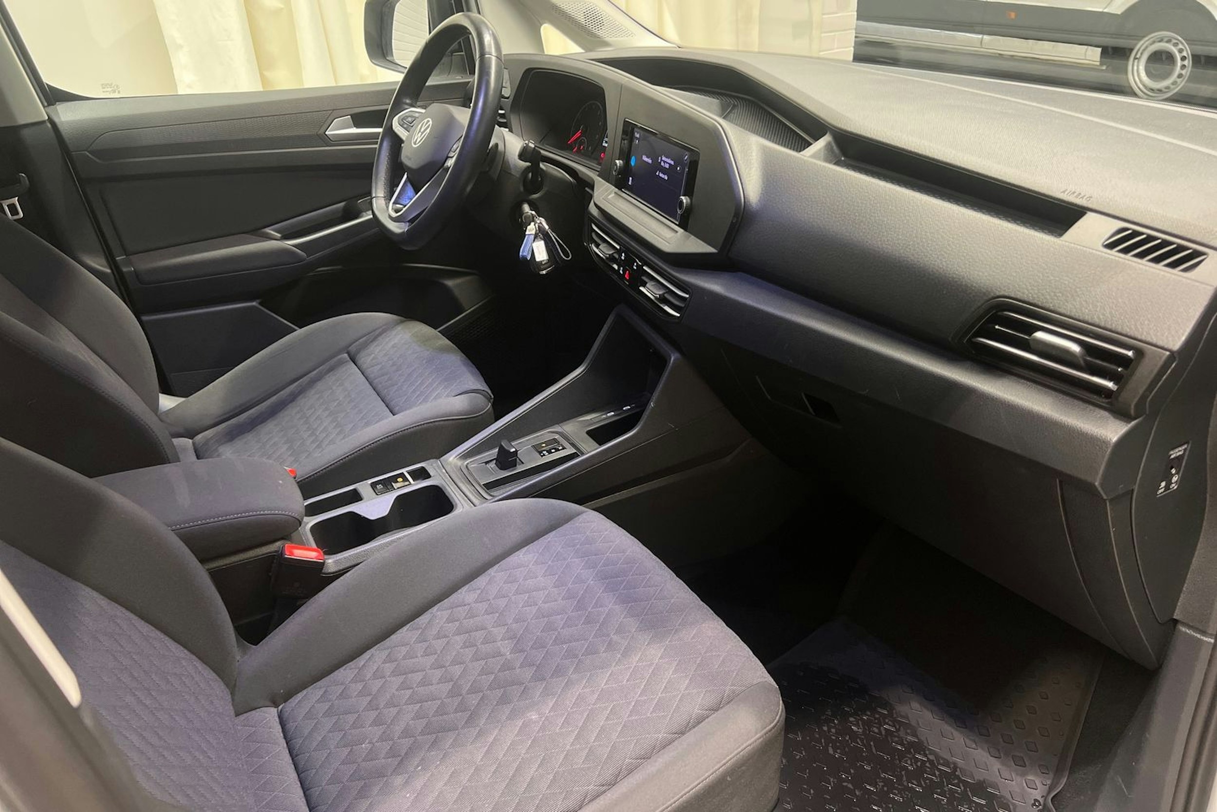hopea Volkswagen Caddy Maxi 2021 kuva 20.