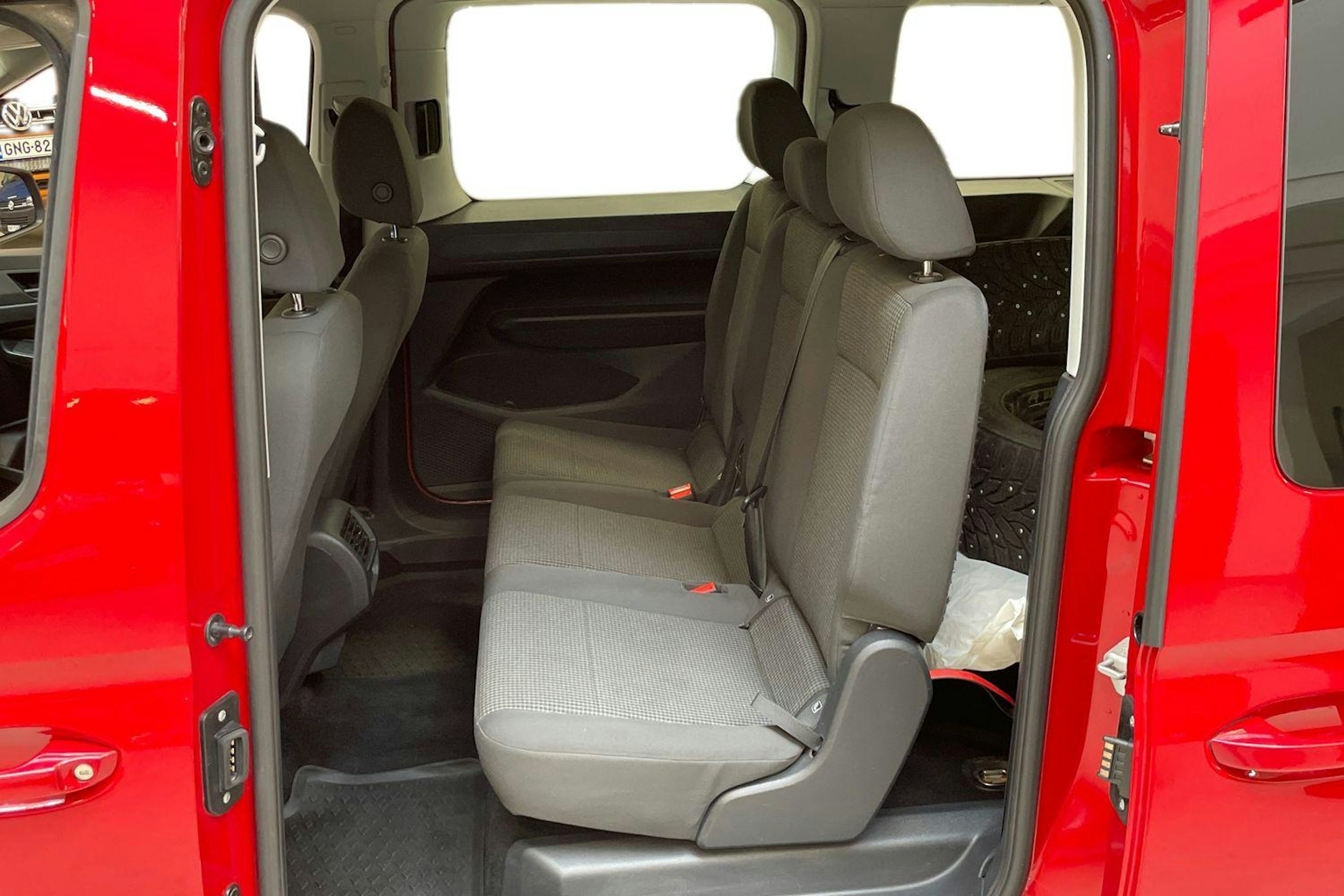 punainen Volkswagen Caddy Maxi 2021 kuva 10.