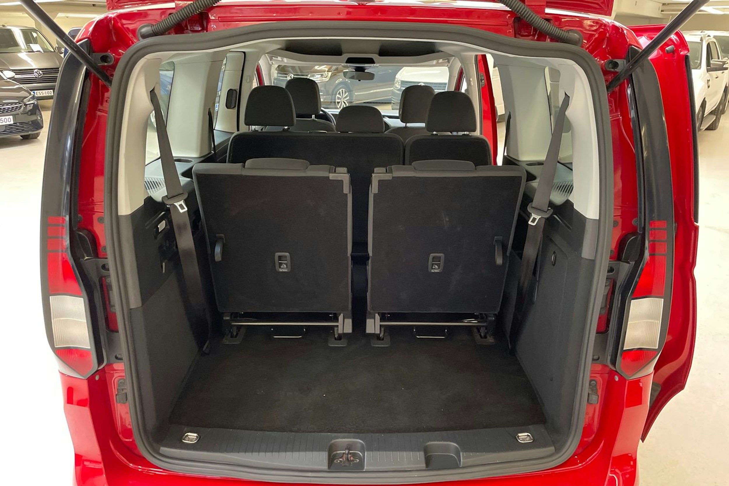 punainen Volkswagen Caddy Maxi 2021 kuva 14.