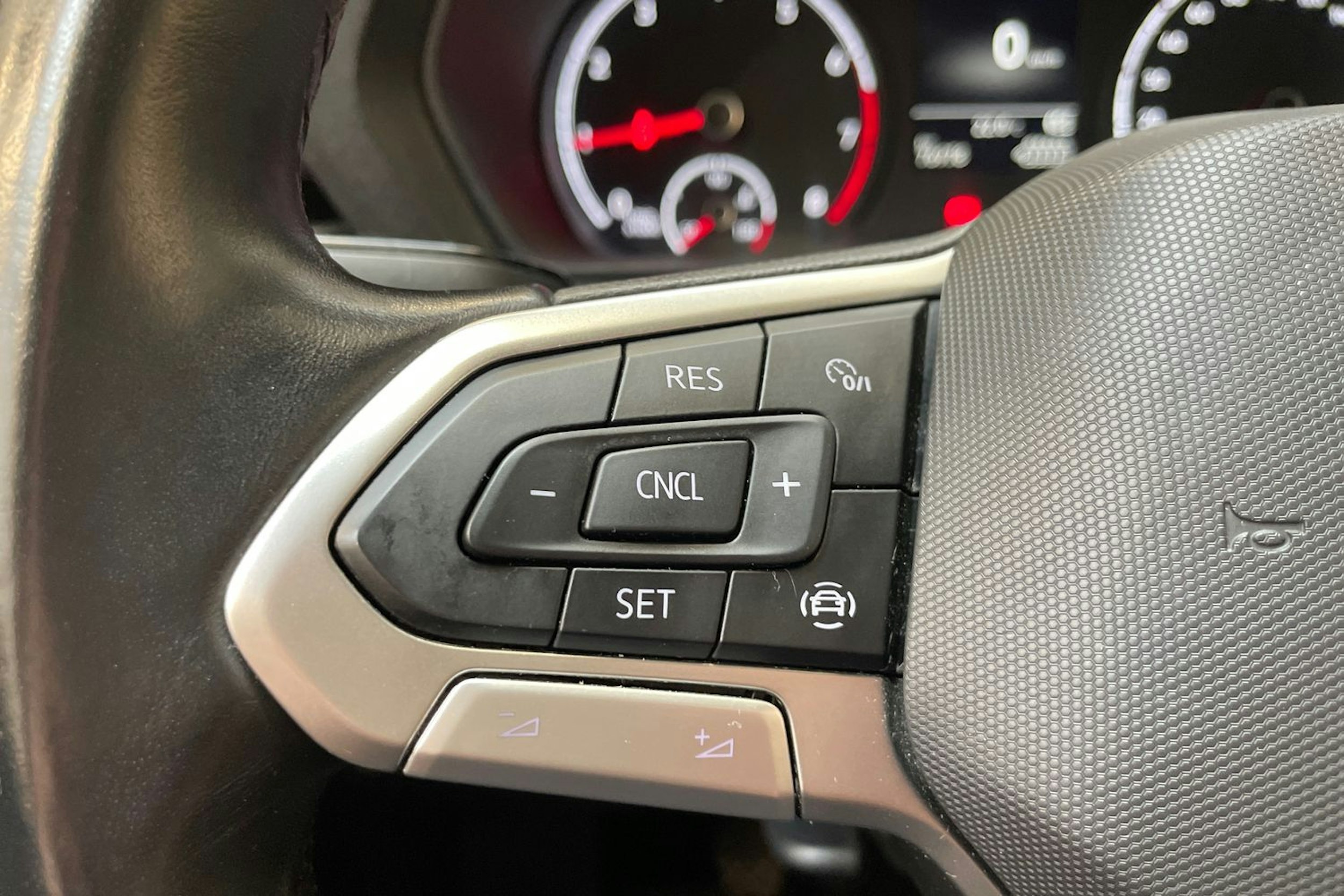 punainen Volkswagen Caddy Maxi 2021 kuva 18.