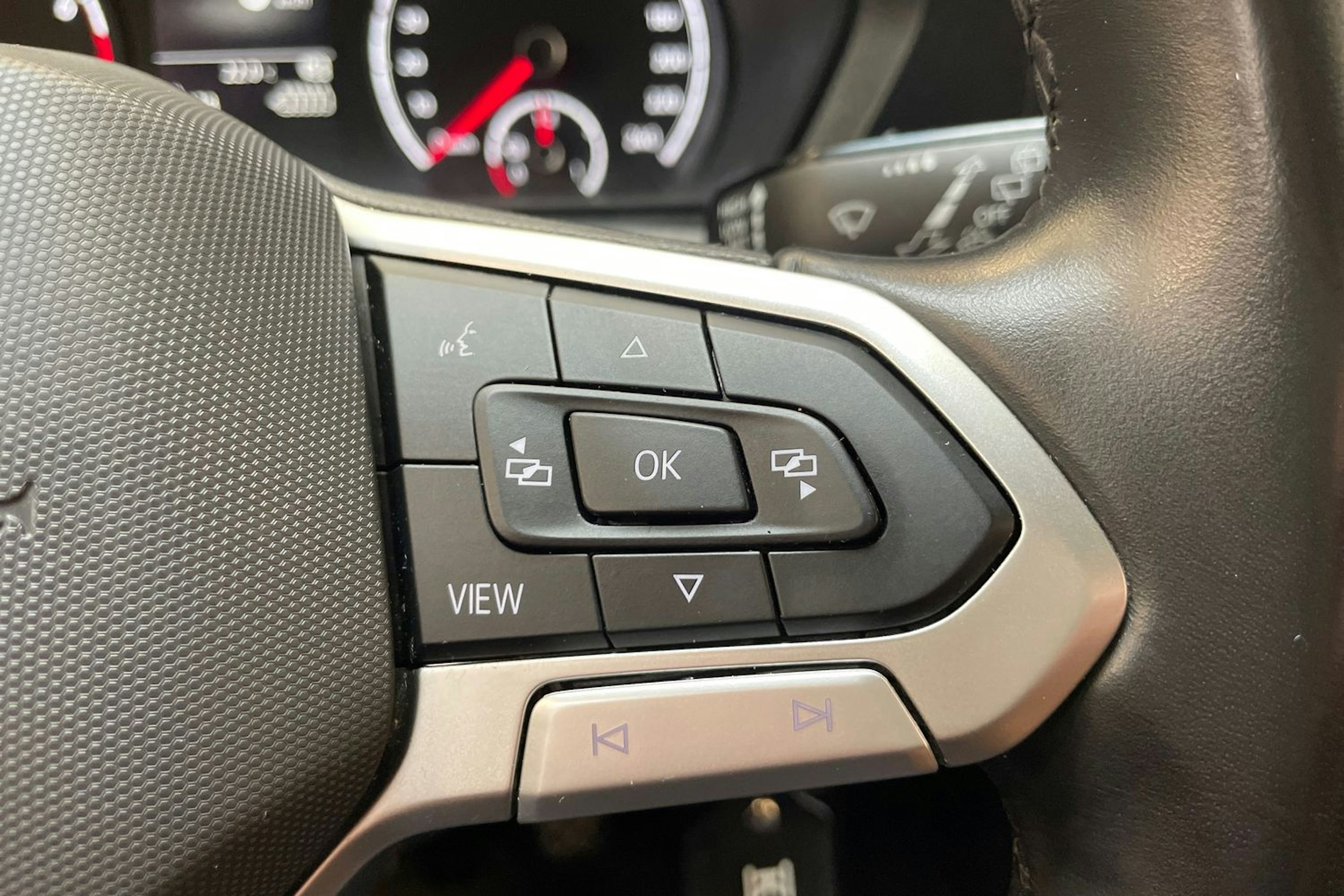 punainen Volkswagen Caddy Maxi 2021 kuva 19.