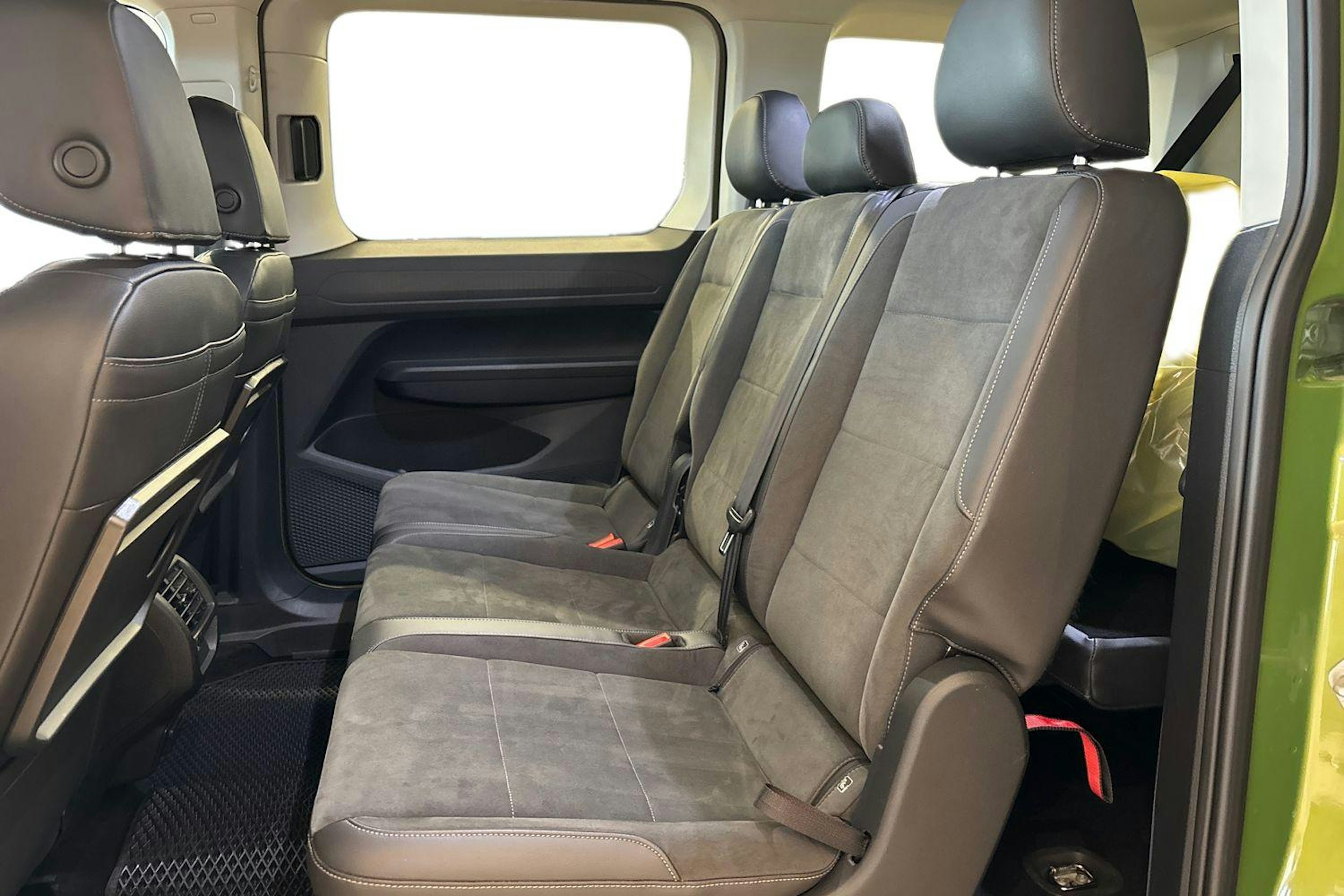 vihreä Volkswagen Caddy Maxi 2021 kuva 10.