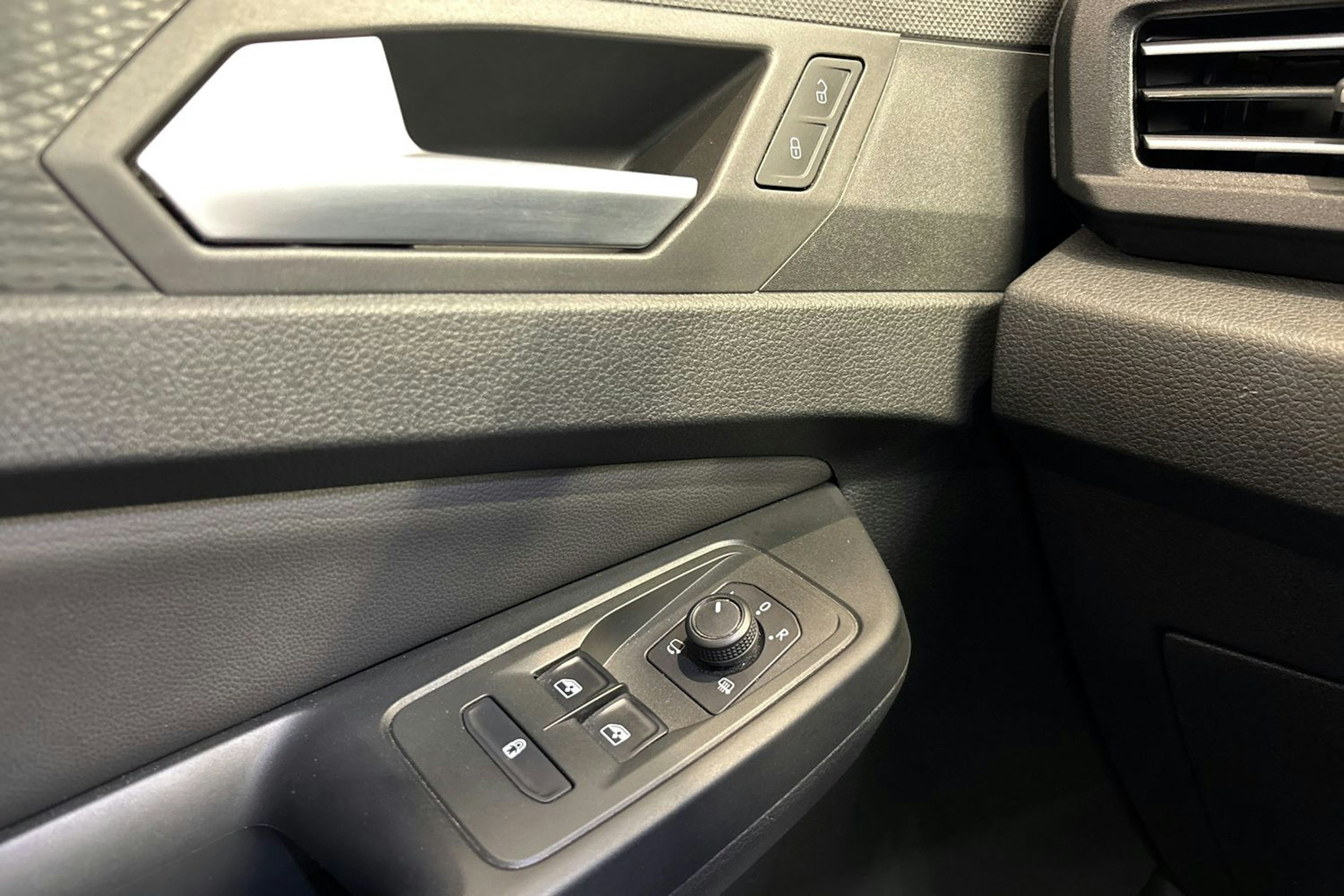 vihreä Volkswagen Caddy Maxi 2021 kuva 19.