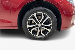 Punainen Volkswagen Caddy Maxi 2021 kuva 11.