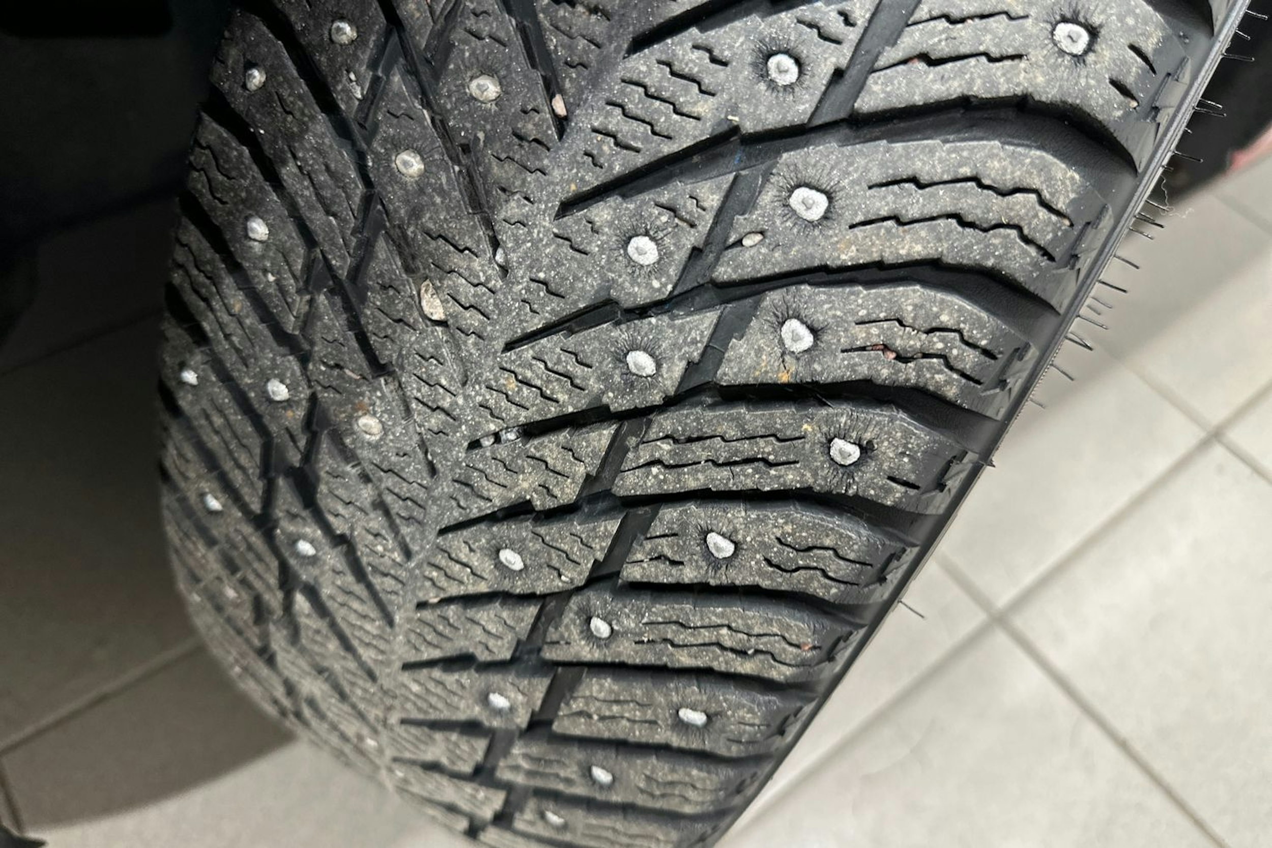 Punainen Volkswagen Caddy Maxi 2021 kuva 13.