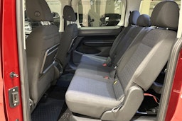 Punainen Volkswagen Caddy Maxi 2021 kuva 14.