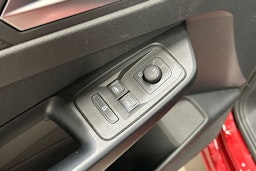 Punainen Volkswagen Caddy Maxi 2021 kuva 16.