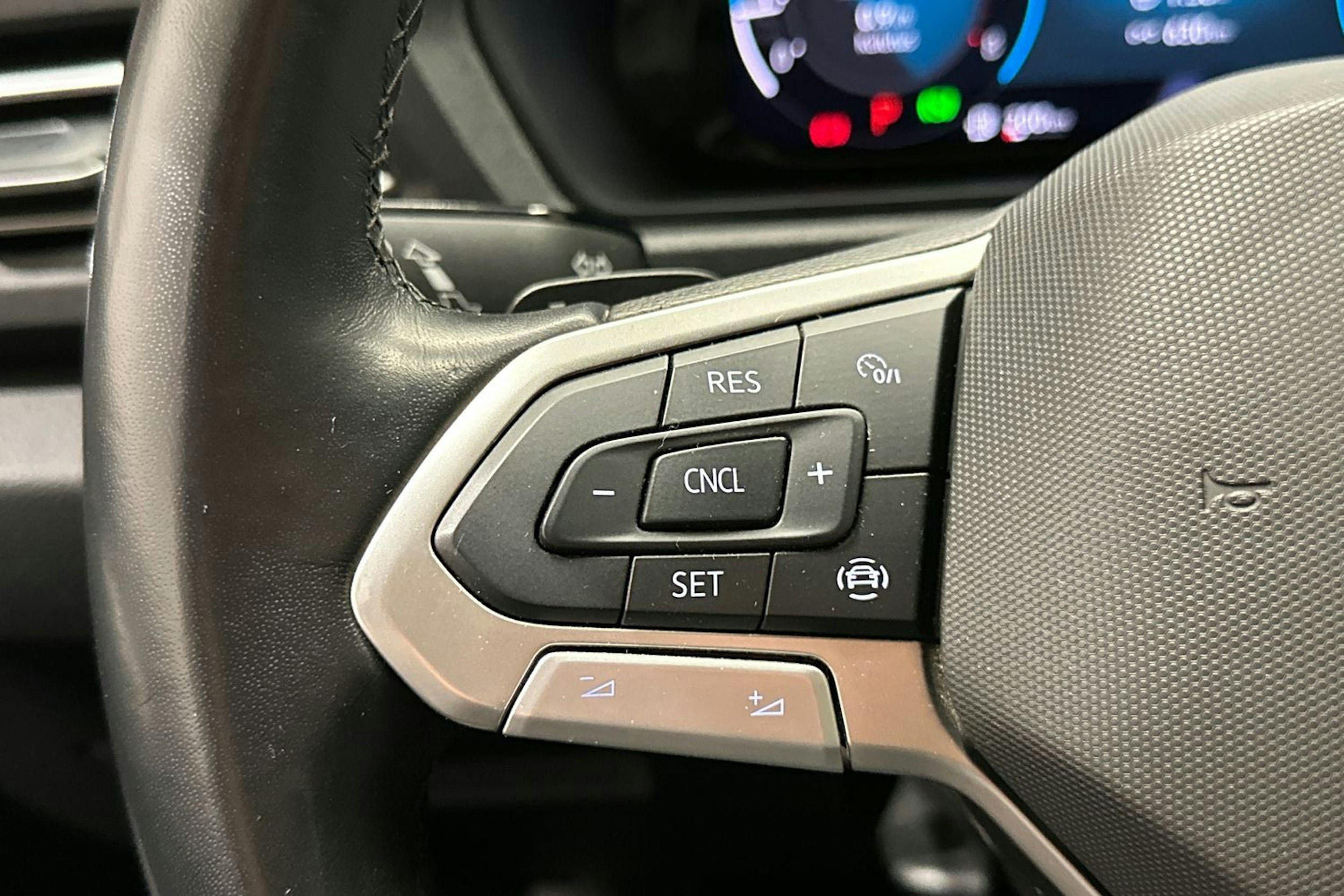 Punainen Volkswagen Caddy Maxi 2021 kuva 18.