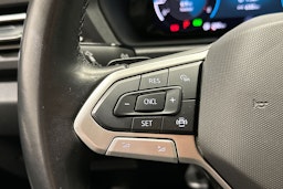 Punainen Volkswagen Caddy Maxi 2021 kuva 18.