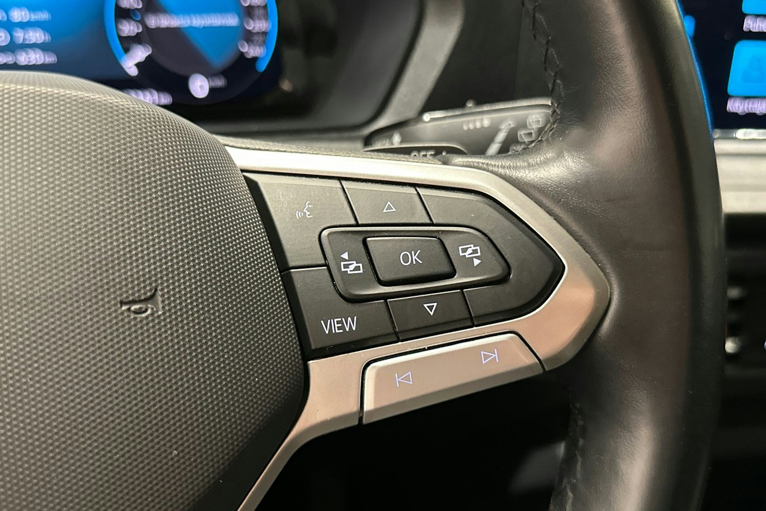 Punainen Volkswagen Caddy Maxi 2021 kuva 19.