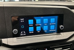 Punainen Volkswagen Caddy Maxi 2021 kuva 21.