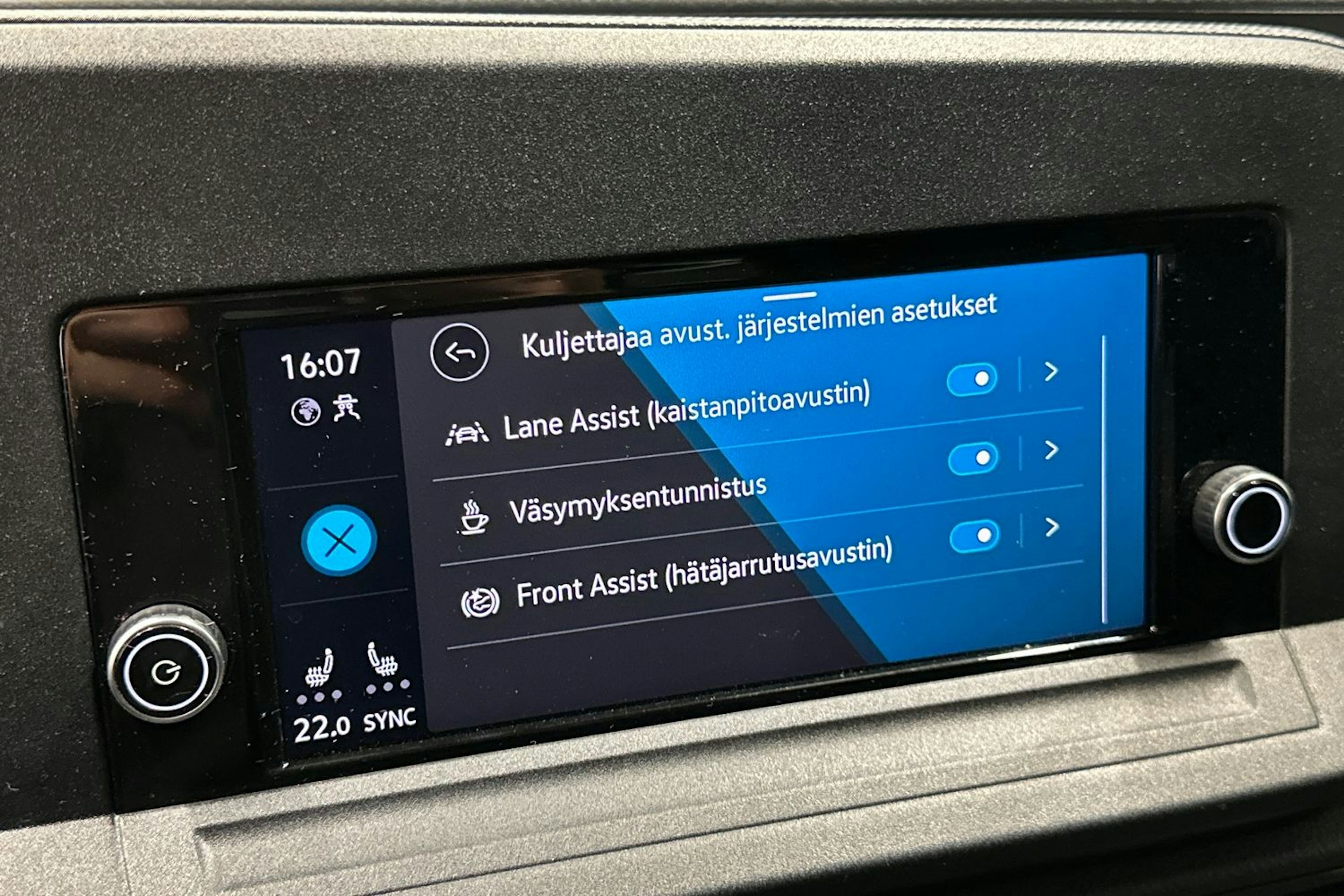 Punainen Volkswagen Caddy Maxi 2021 kuva 23.