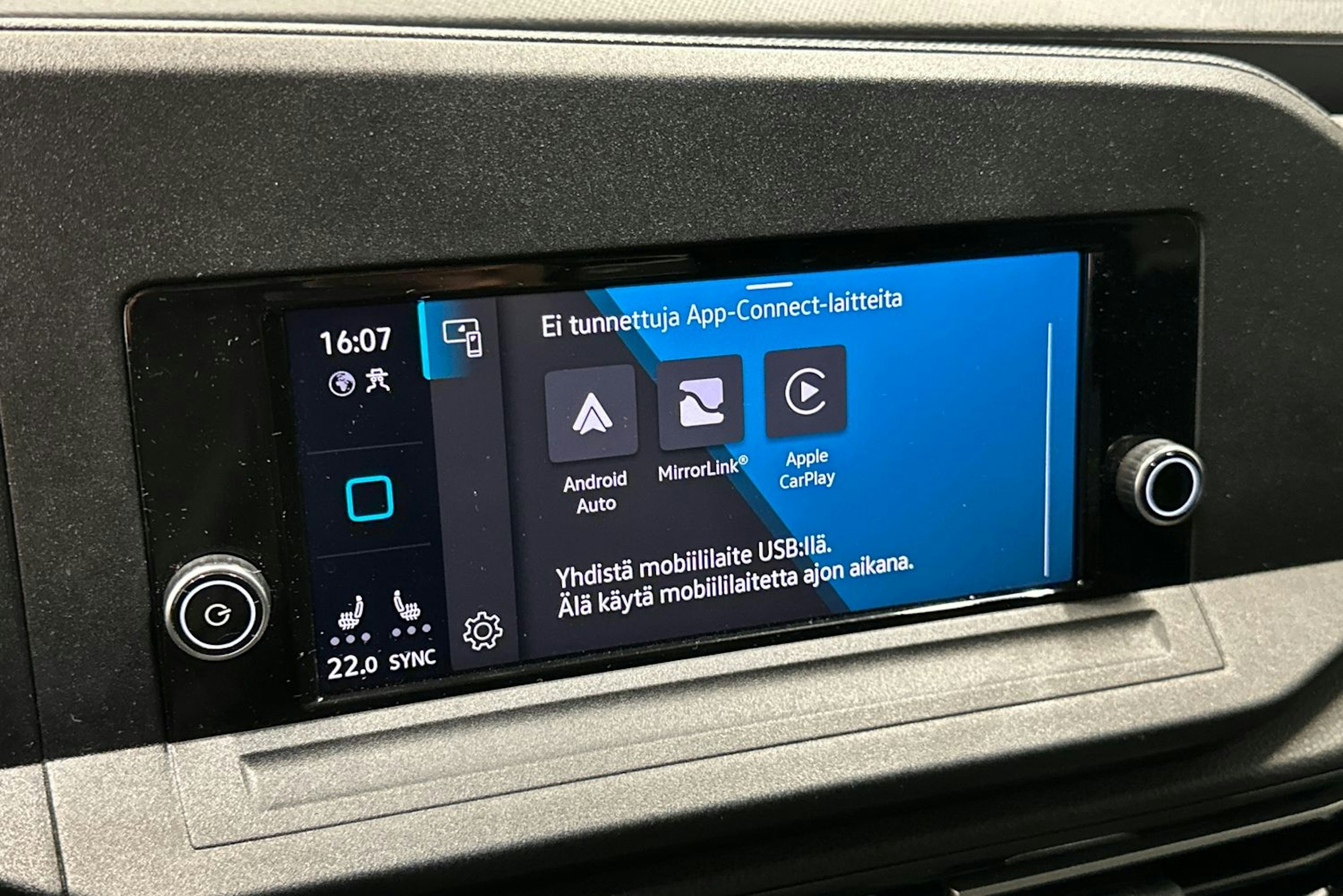 Punainen Volkswagen Caddy Maxi 2021 kuva 25.