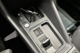 Punainen Volkswagen Caddy Maxi 2021 kuva 26.