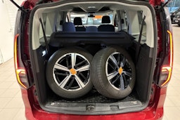 Punainen Volkswagen Caddy Maxi 2021 kuva 30.