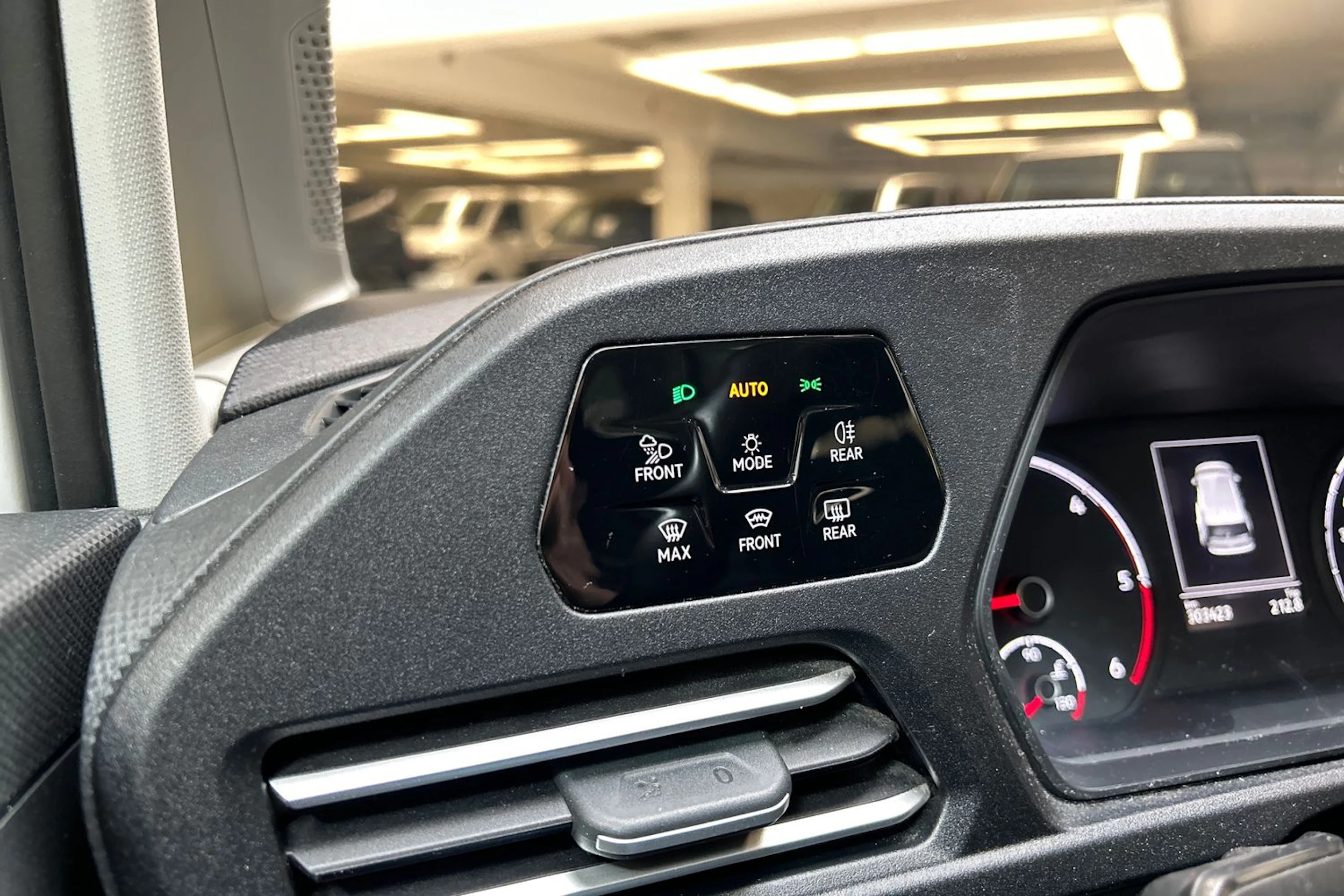 valkoinen Volkswagen Caddy Maxi 2021 kuva 22.