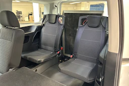 valkoinen Volkswagen Caddy Maxi 2021 kuva 26.