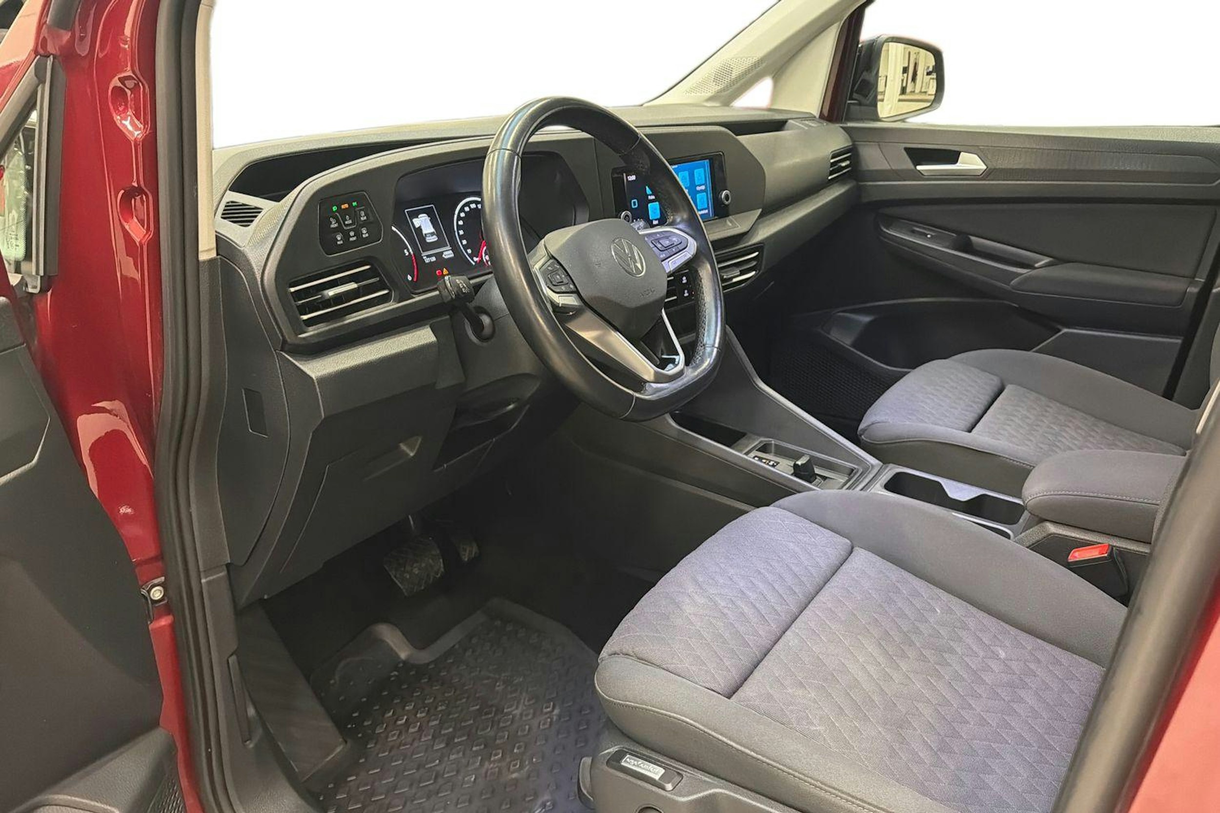 punainen Volkswagen Caddy Maxi 2021 kuva 8.
