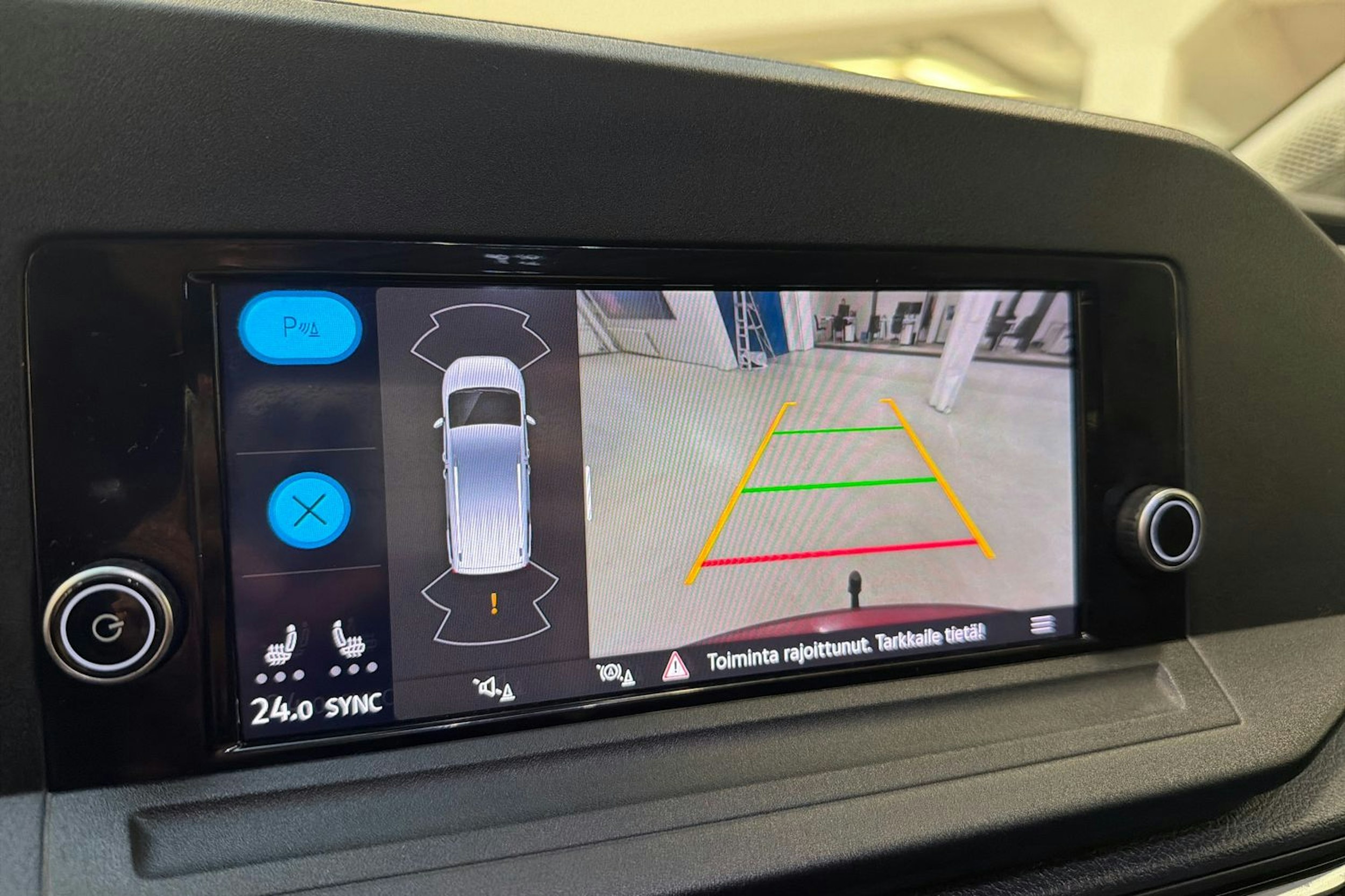 punainen Volkswagen Caddy Maxi 2021 kuva 16.