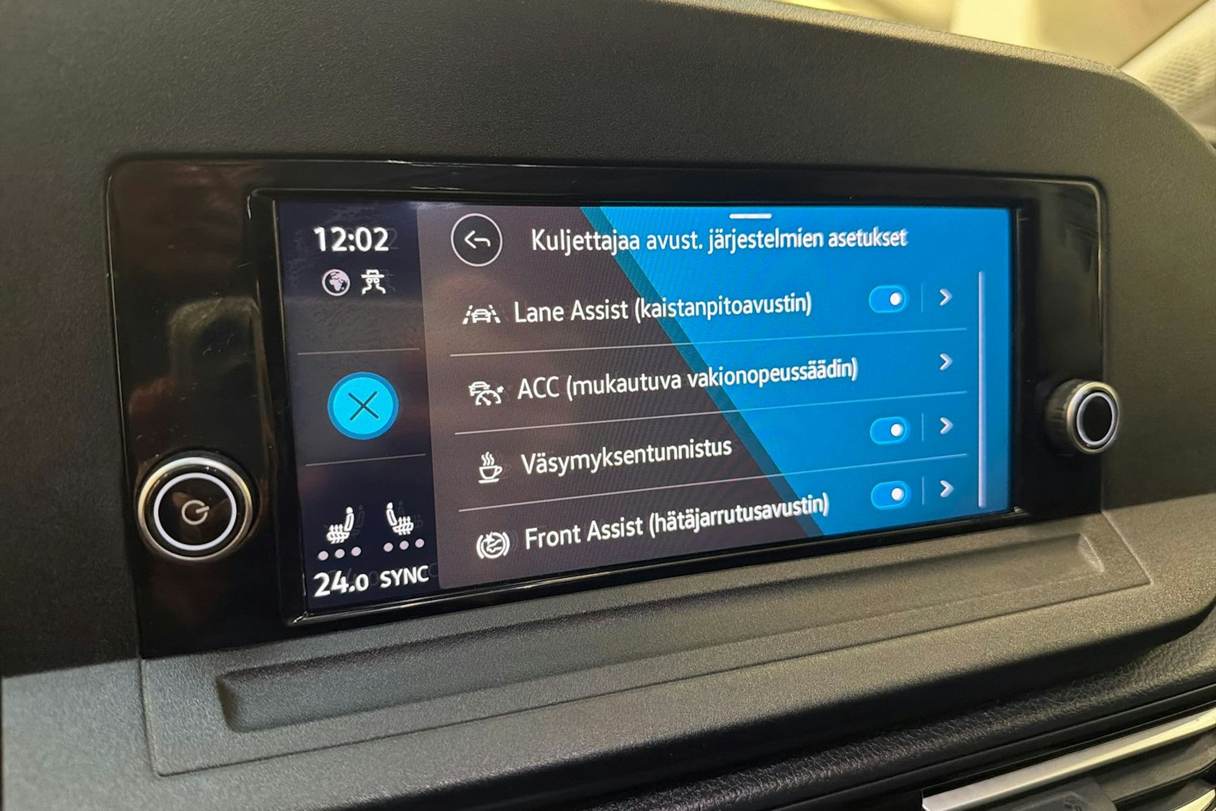 punainen Volkswagen Caddy Maxi 2021 kuva 19.