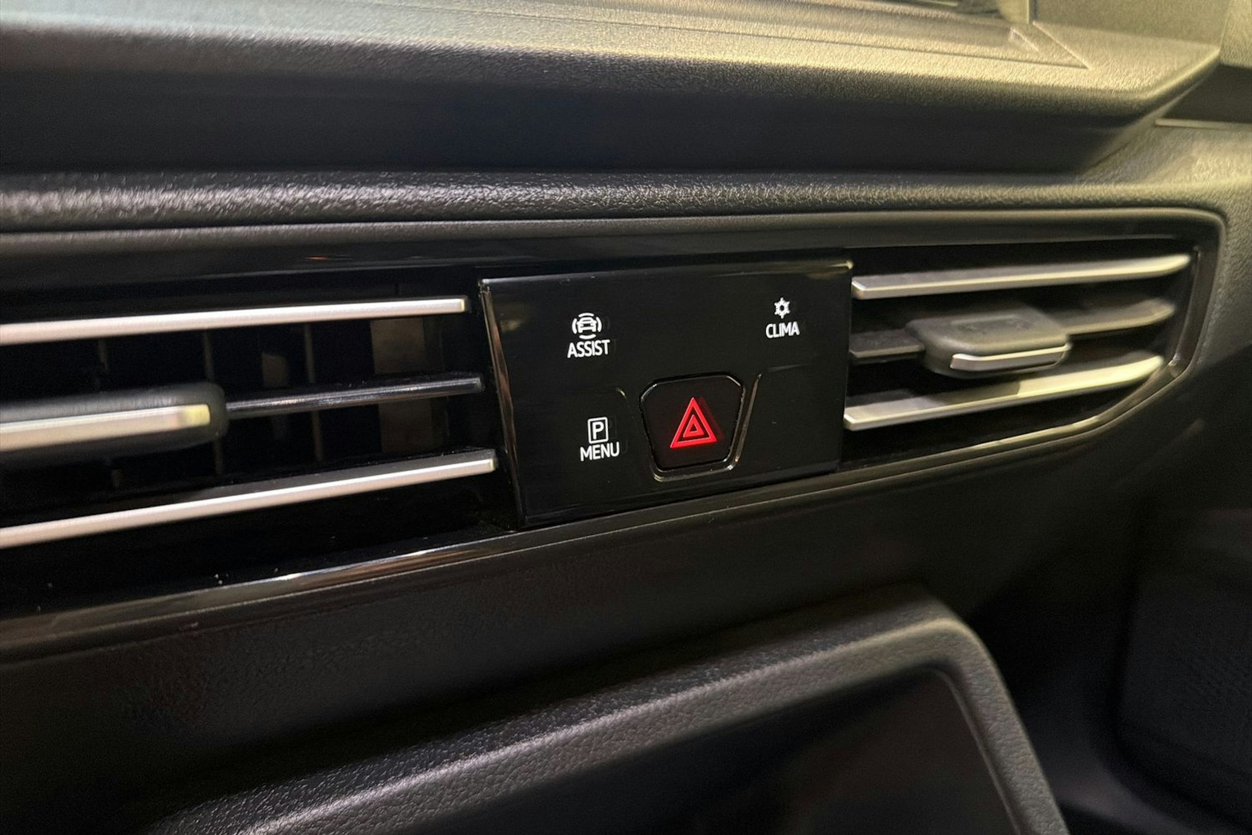 punainen Volkswagen Caddy Maxi 2021 kuva 20.