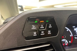 punainen Volkswagen Caddy Maxi 2021 kuva 22.