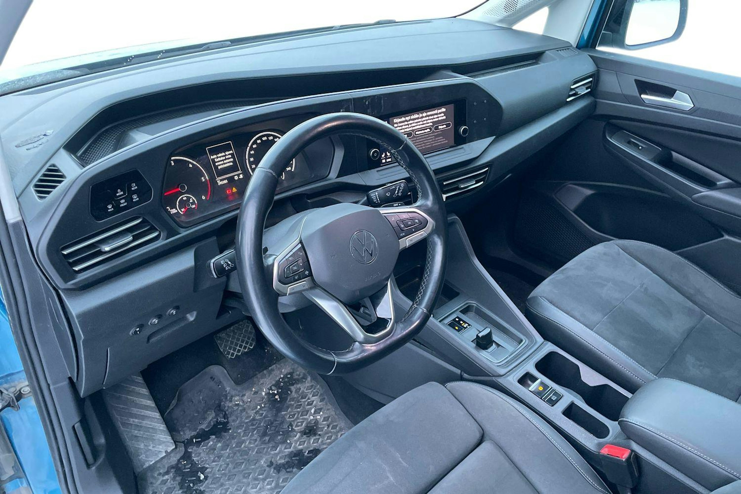 Sininen Volkswagen Caddy Maxi 2021 kuva 3.