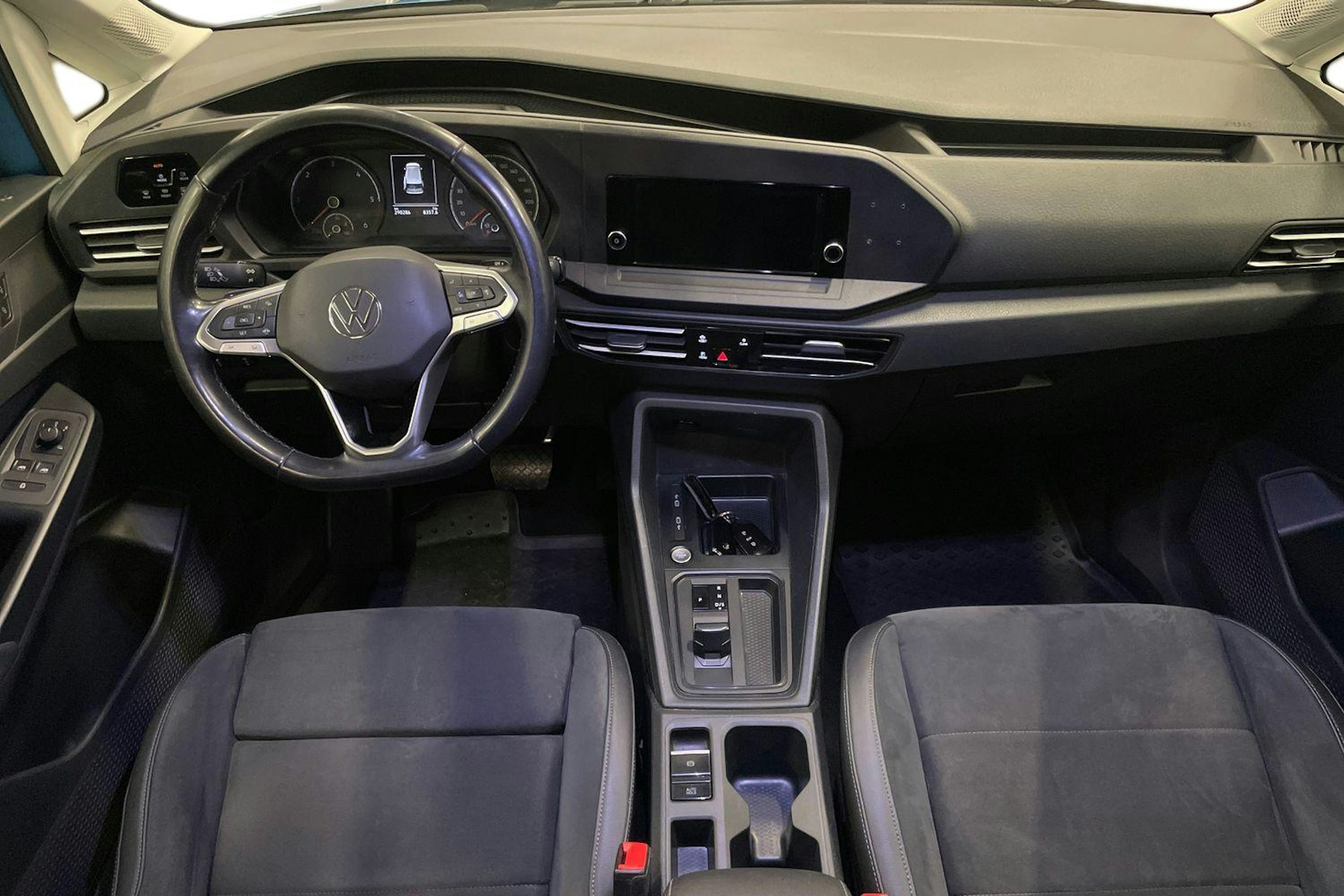 Sininen Volkswagen Caddy Maxi 2021 kuva 7.