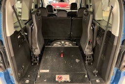 Sininen Volkswagen Caddy Maxi 2021 kuva 10.