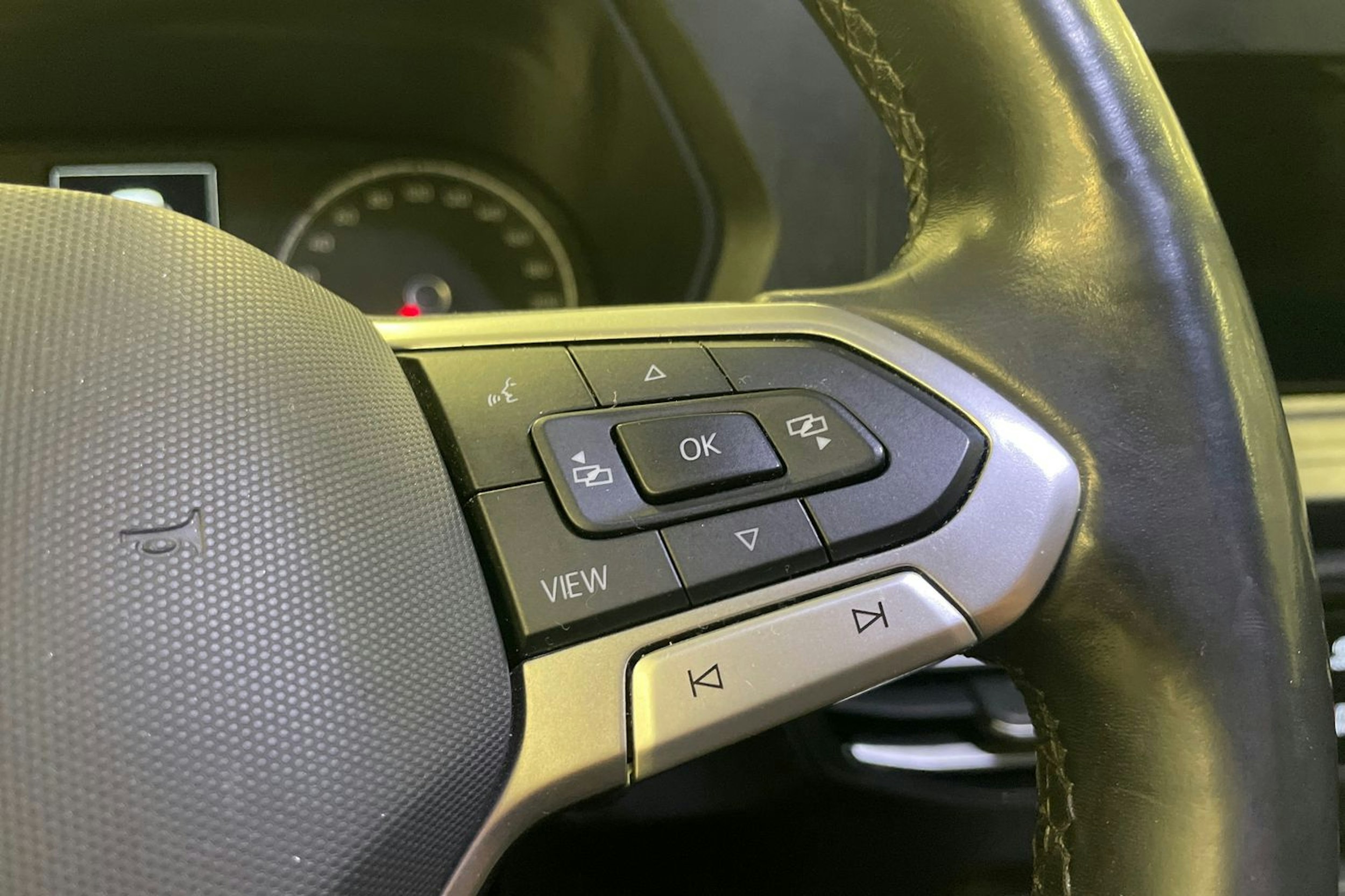 Sininen Volkswagen Caddy Maxi 2021 kuva 14.