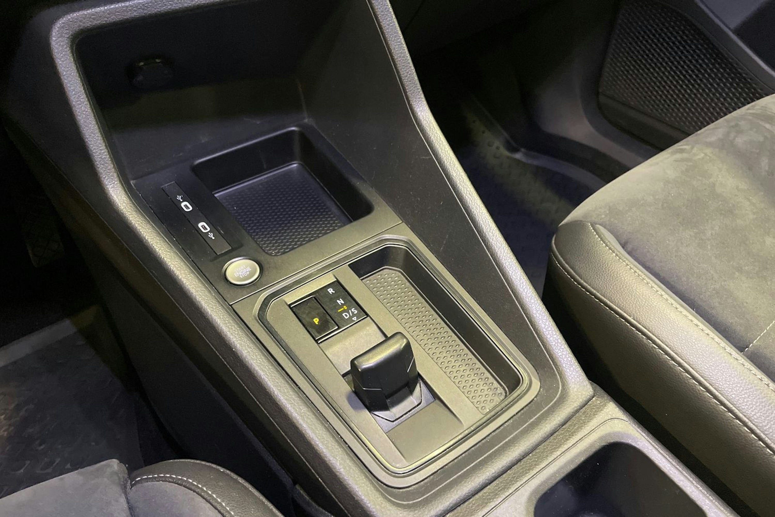 Sininen Volkswagen Caddy Maxi 2021 kuva 16.