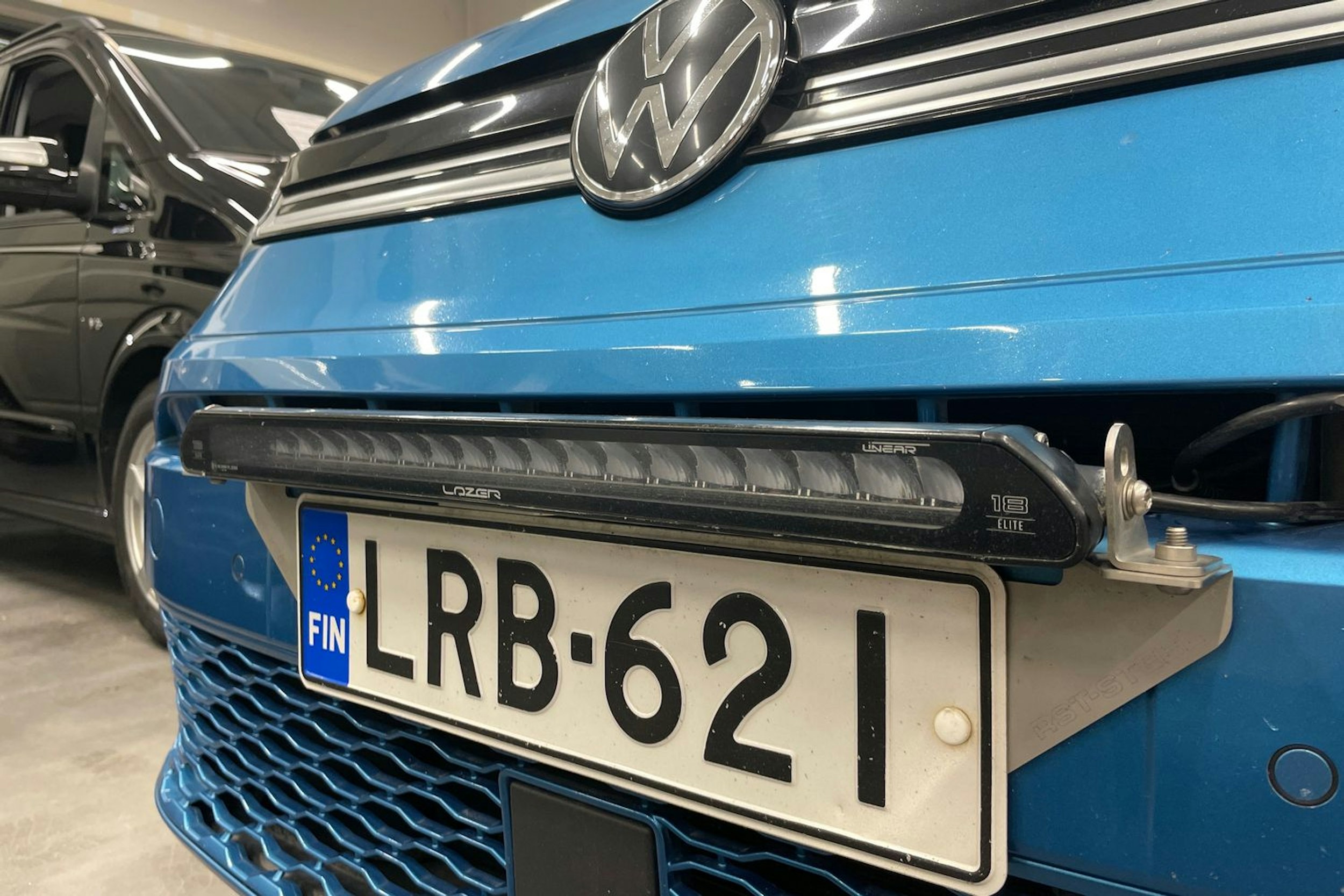 Sininen Volkswagen Caddy Maxi 2021 kuva 19.