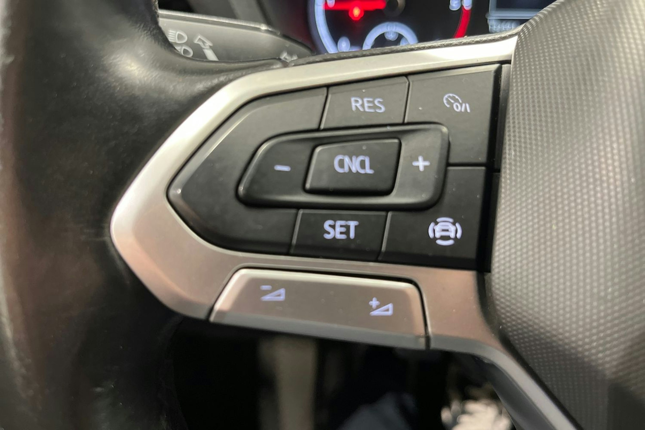 harmaa Volkswagen Caddy Maxi 2021 kuva 16.